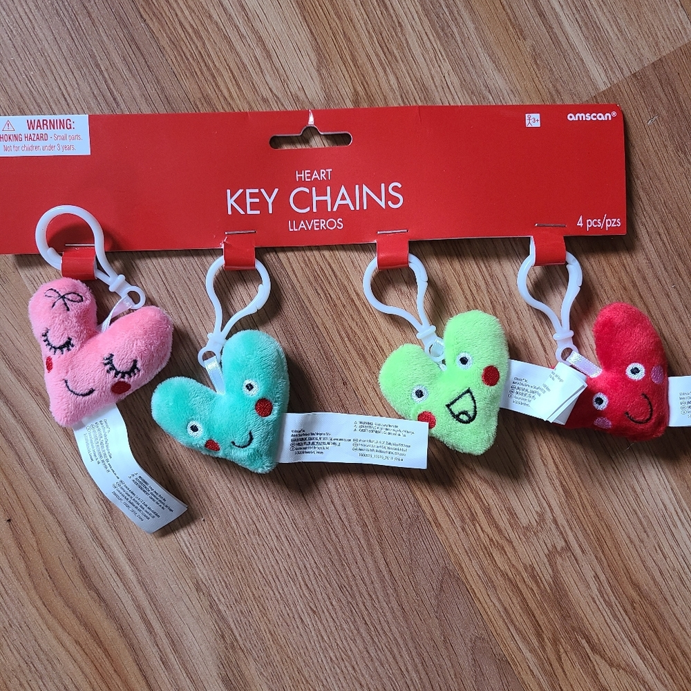 🌟 4/$20 Amscan 4 Plush Heart Keychains
